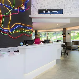 2* Hotel Ibis Styles Laguardia Airport